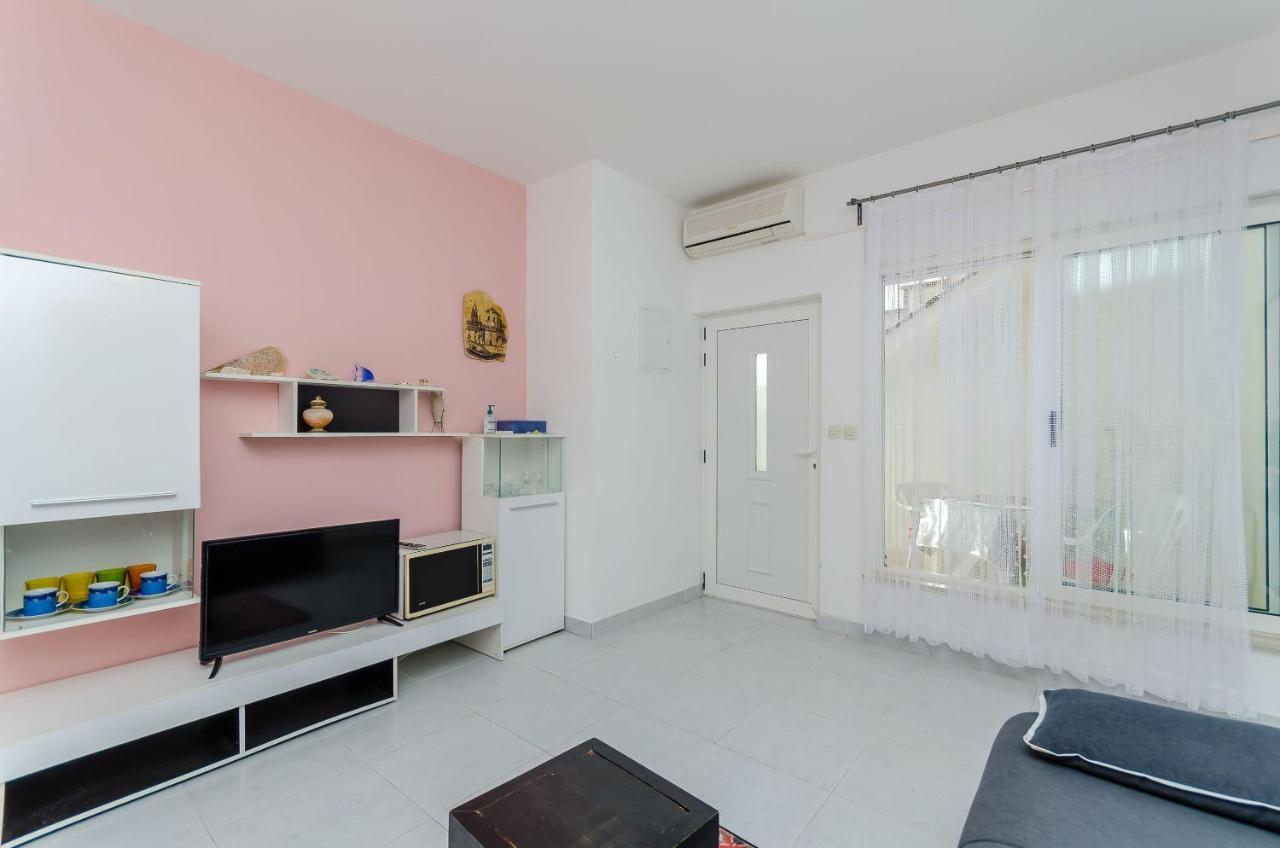 Apartments Zdenka Donji Okrug  Екстериор снимка