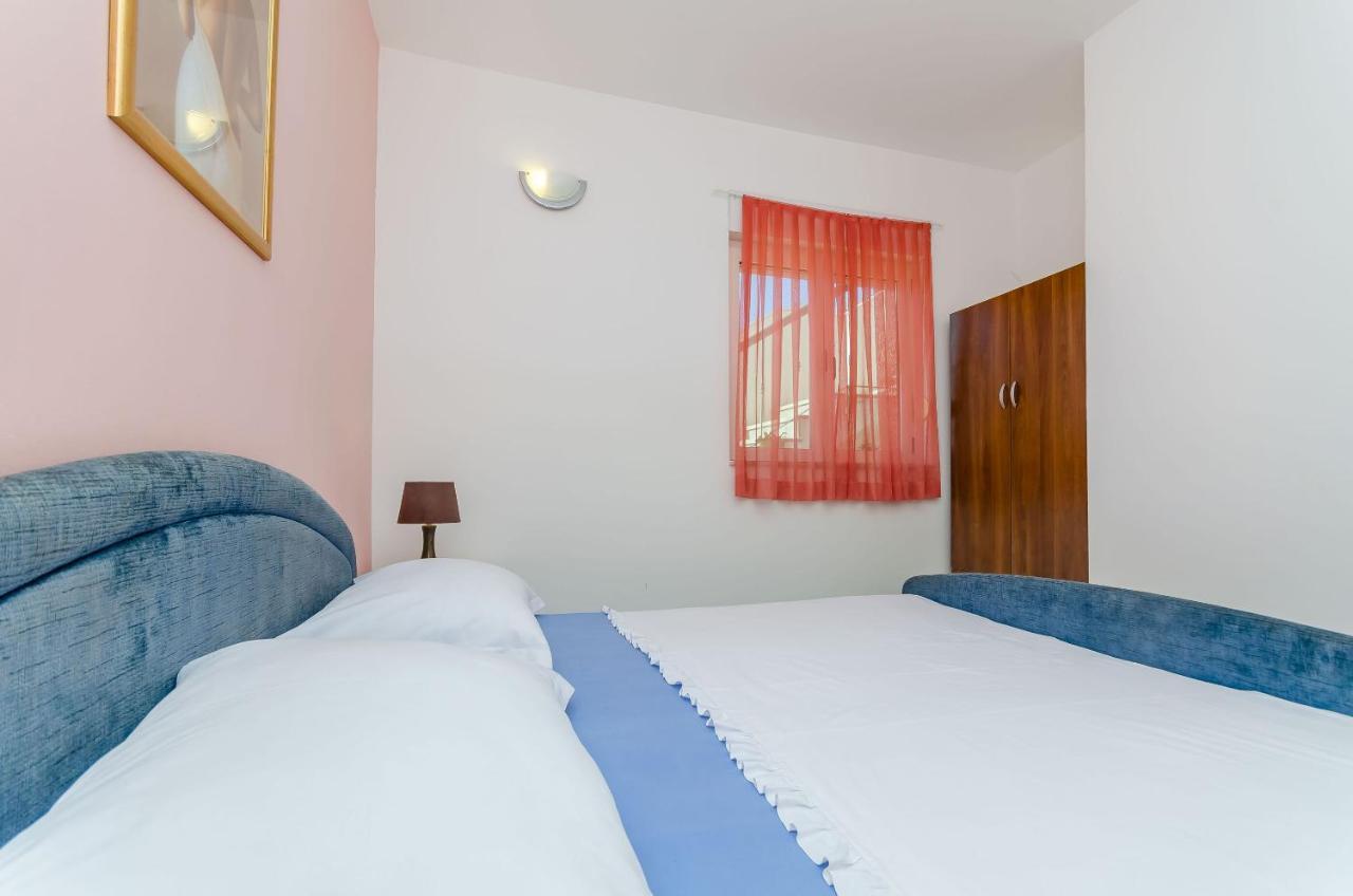 Apartments Zdenka Donji Okrug  Екстериор снимка