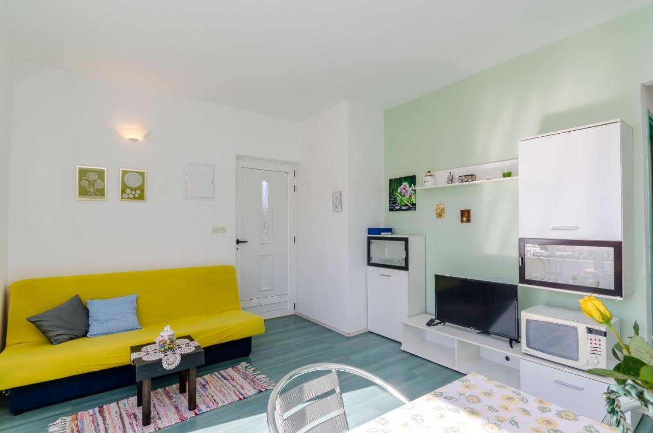 Apartments Zdenka Donji Okrug  Екстериор снимка