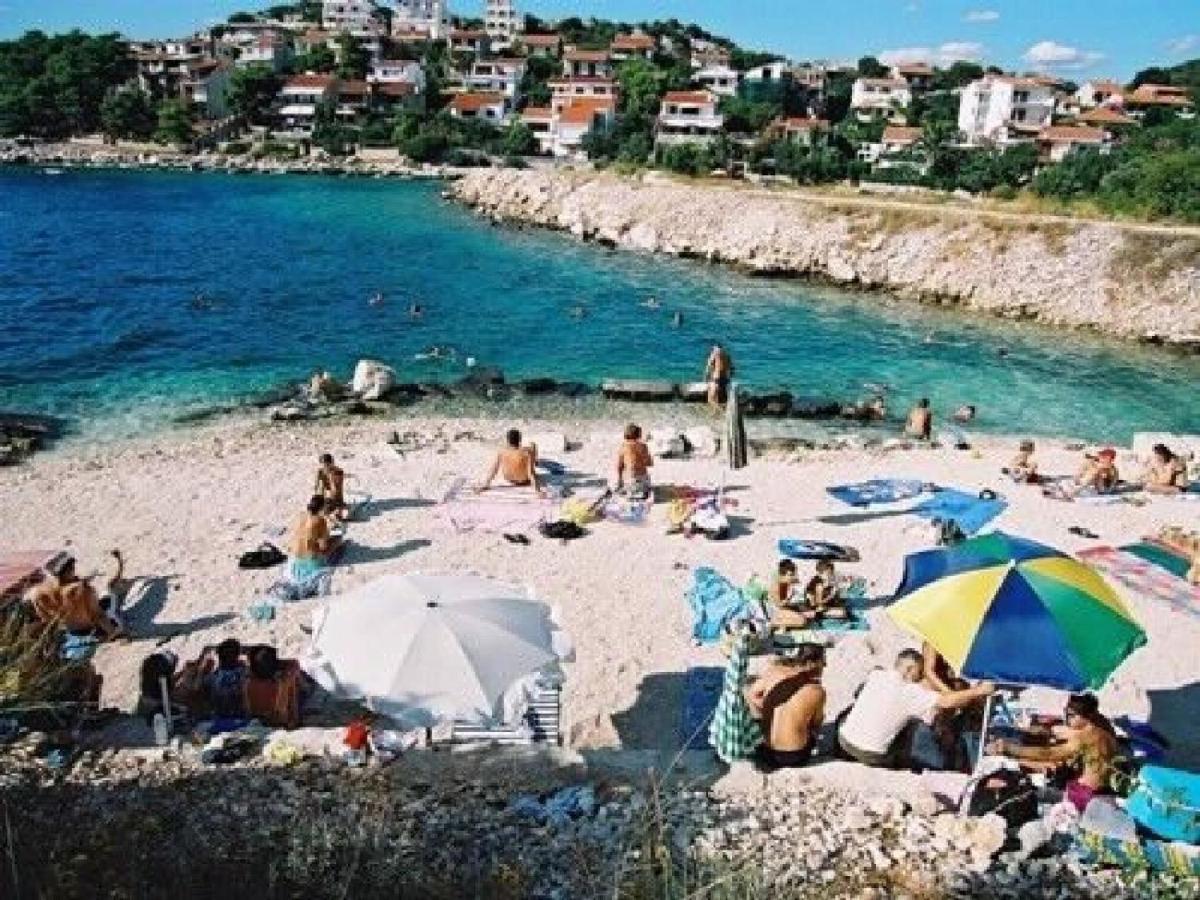 Apartments Zdenka Donji Okrug  Екстериор снимка